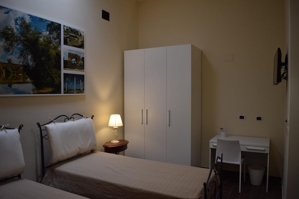 Domus Al Corso Con Servizio B&B Canosa di Puglia Δωμάτιο φωτογραφία